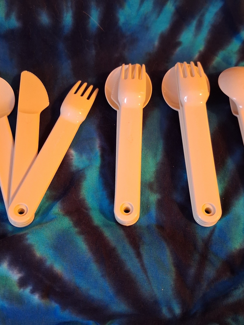 Tupperware Snap Together Picnic Utensils 4 Sets Fork Knife Spoon  White